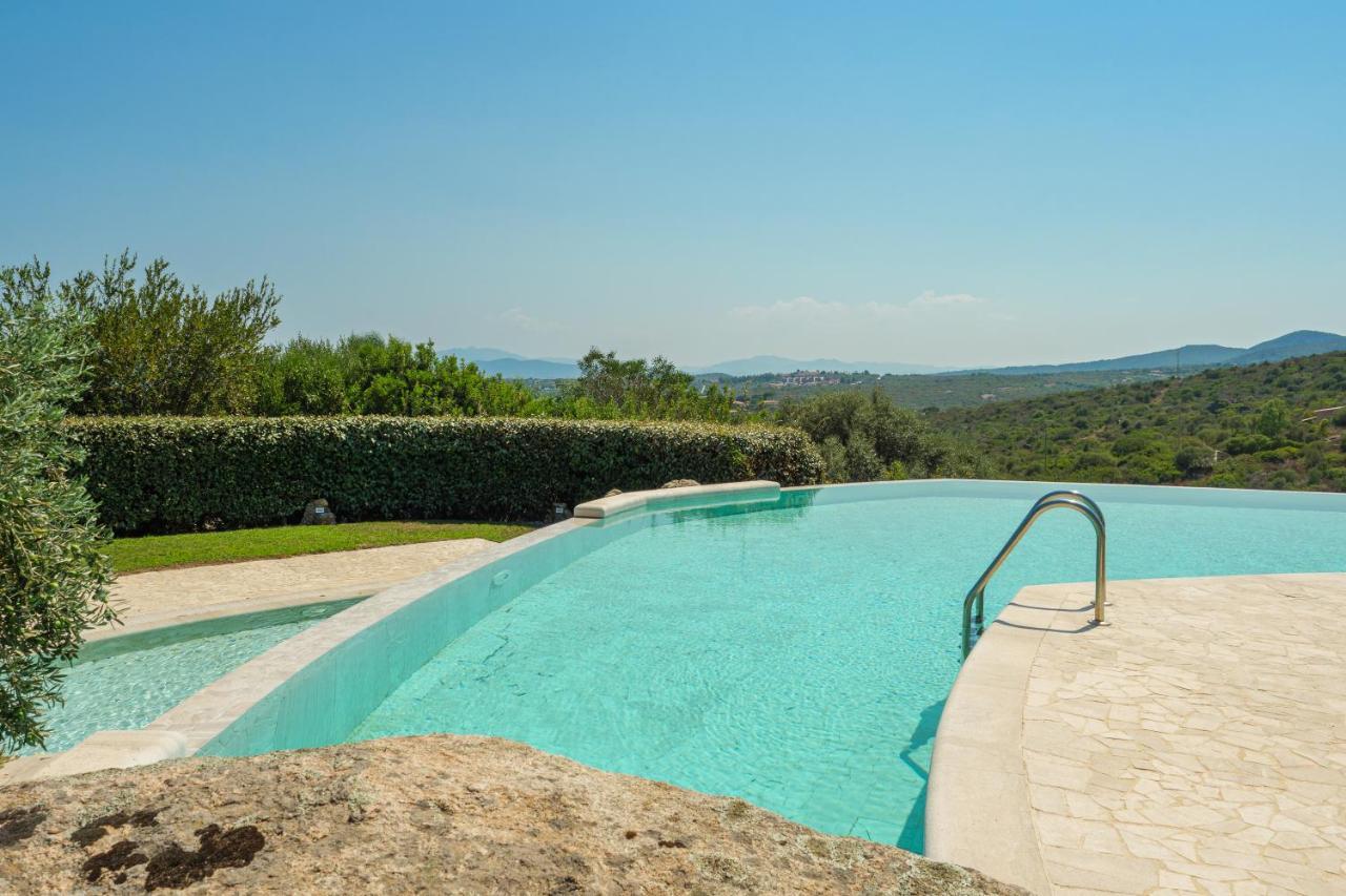 מרינלה Villetta D'Arancia - Sherdenia Luxury Apartments מראה חיצוני תמונה